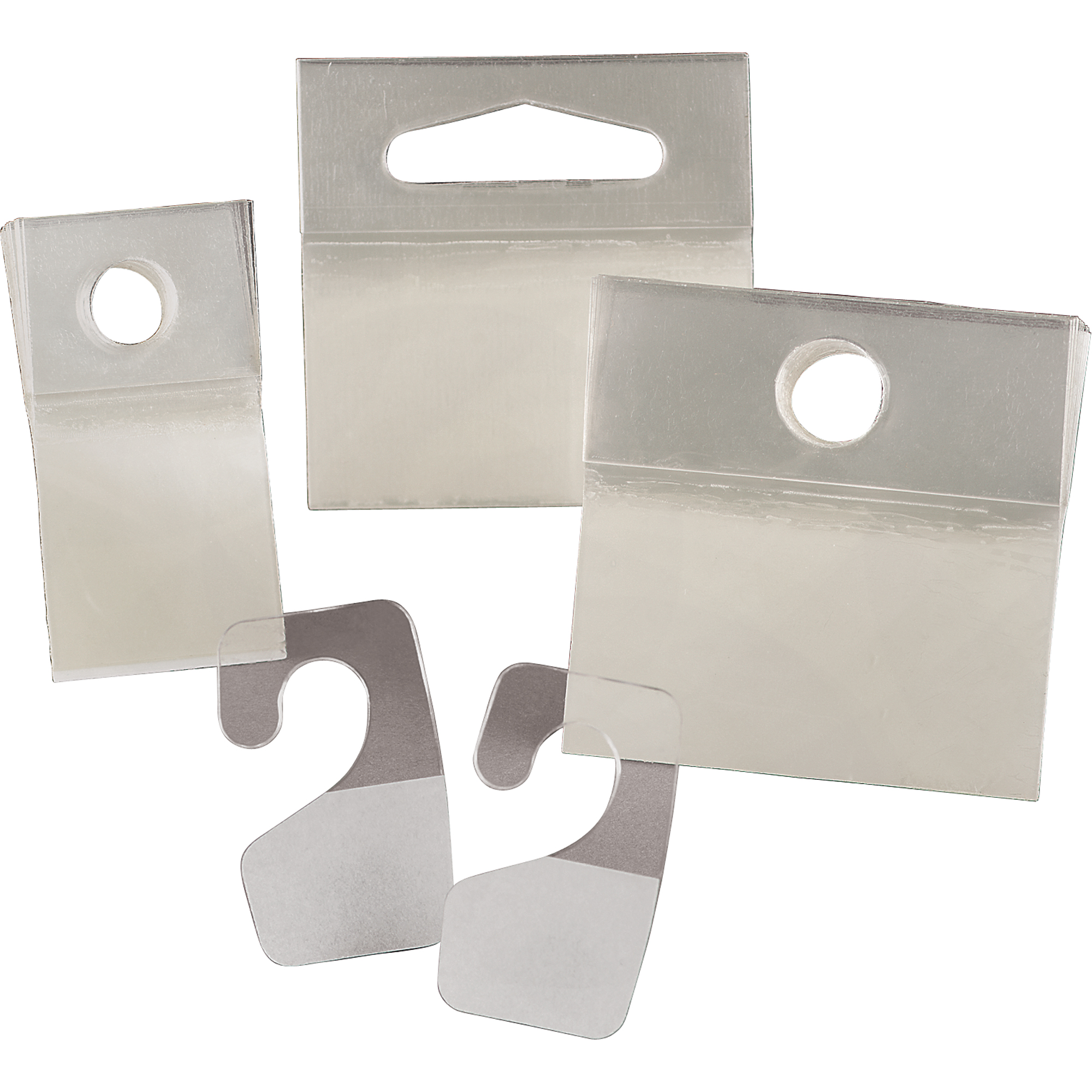 Étiquettes à oeillet pour présenter la marchandise