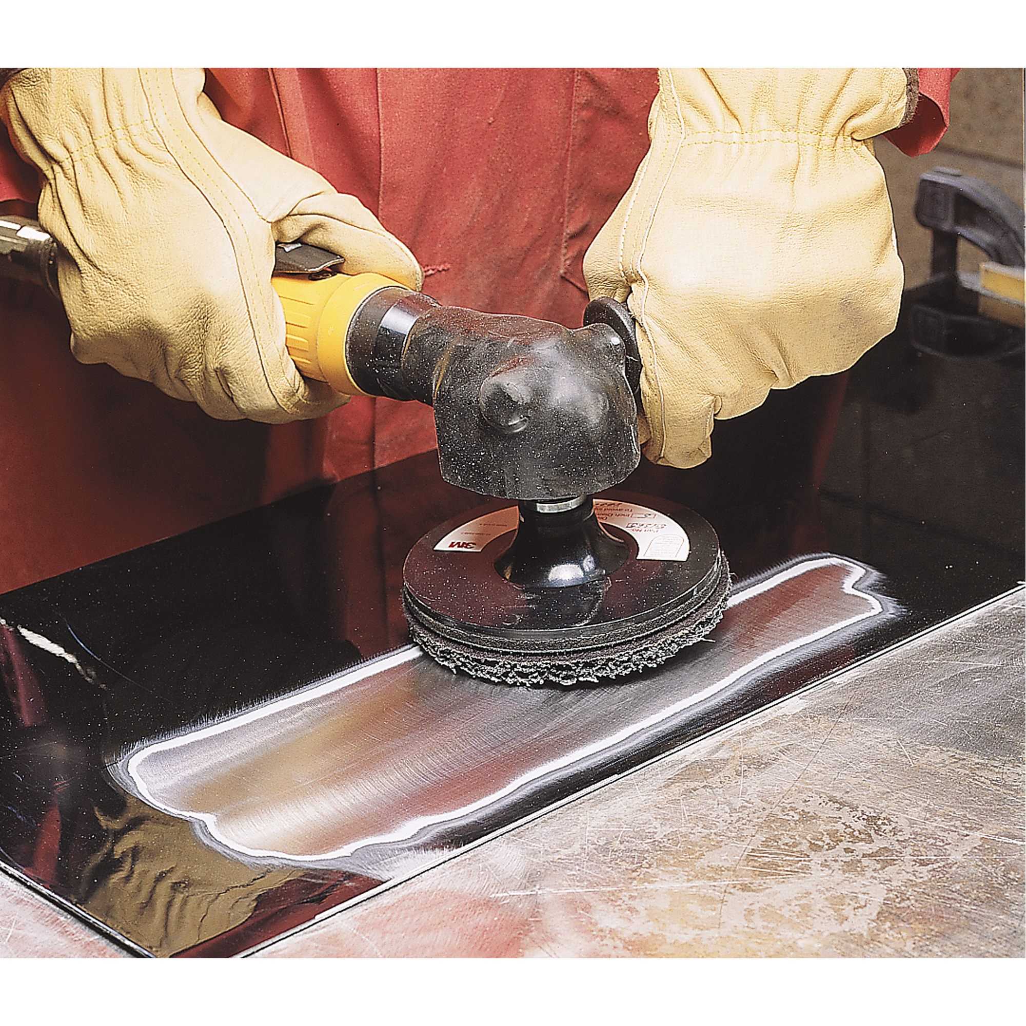 Homogénéisation des surfaces - Disques de décapage de revêtement Scotch-BriteMC, 7" dia., Grain Extra grossier