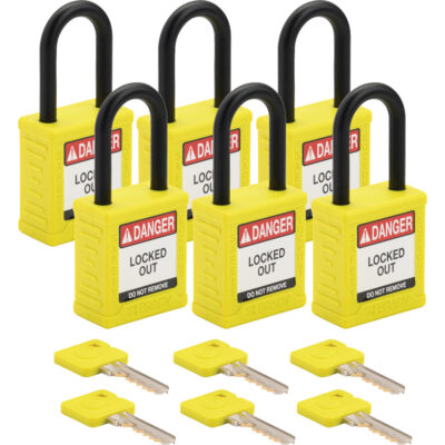 Cadenas de sécurité standard, Cadenas de sécurité, Clés différentes, Nylon, Largeur de 1-1/2"