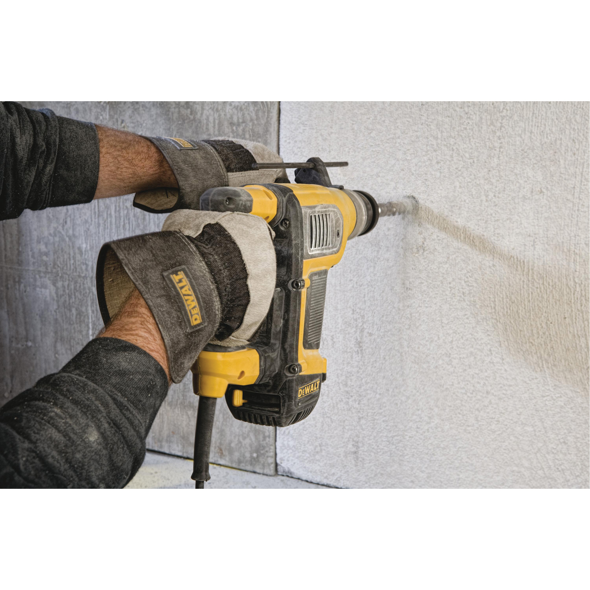 Marteau combiné SDS-Plus, 1-1/8", 9 A, 0-4700 Coups/min, 0-820 Tr/min, 3,1 lb-pi