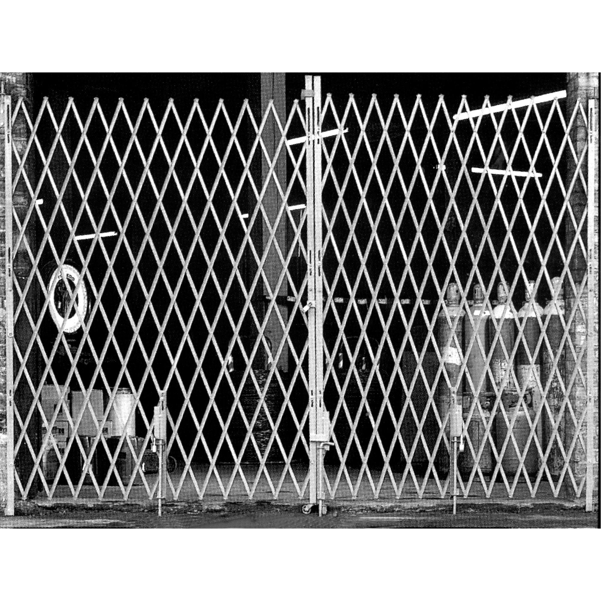 Barrières de sécurité galvanisées repliables, Repliable double fixe, 10' lo x 6' 6" h déployé