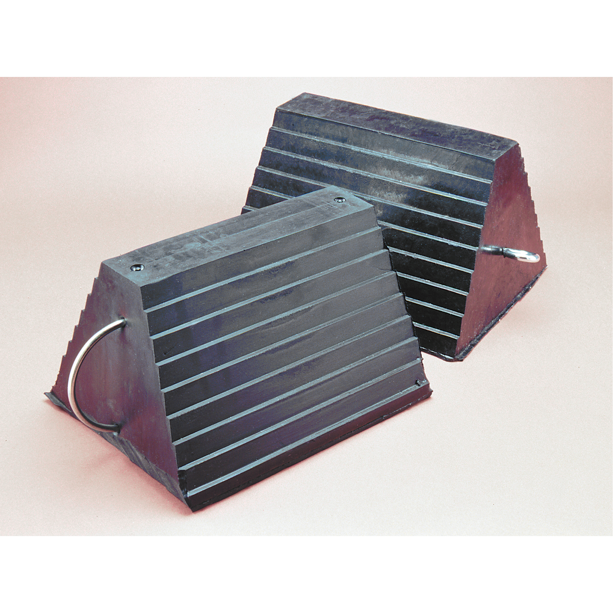 Cale de roue, 9" x 8" x 6", Noir – Image 2