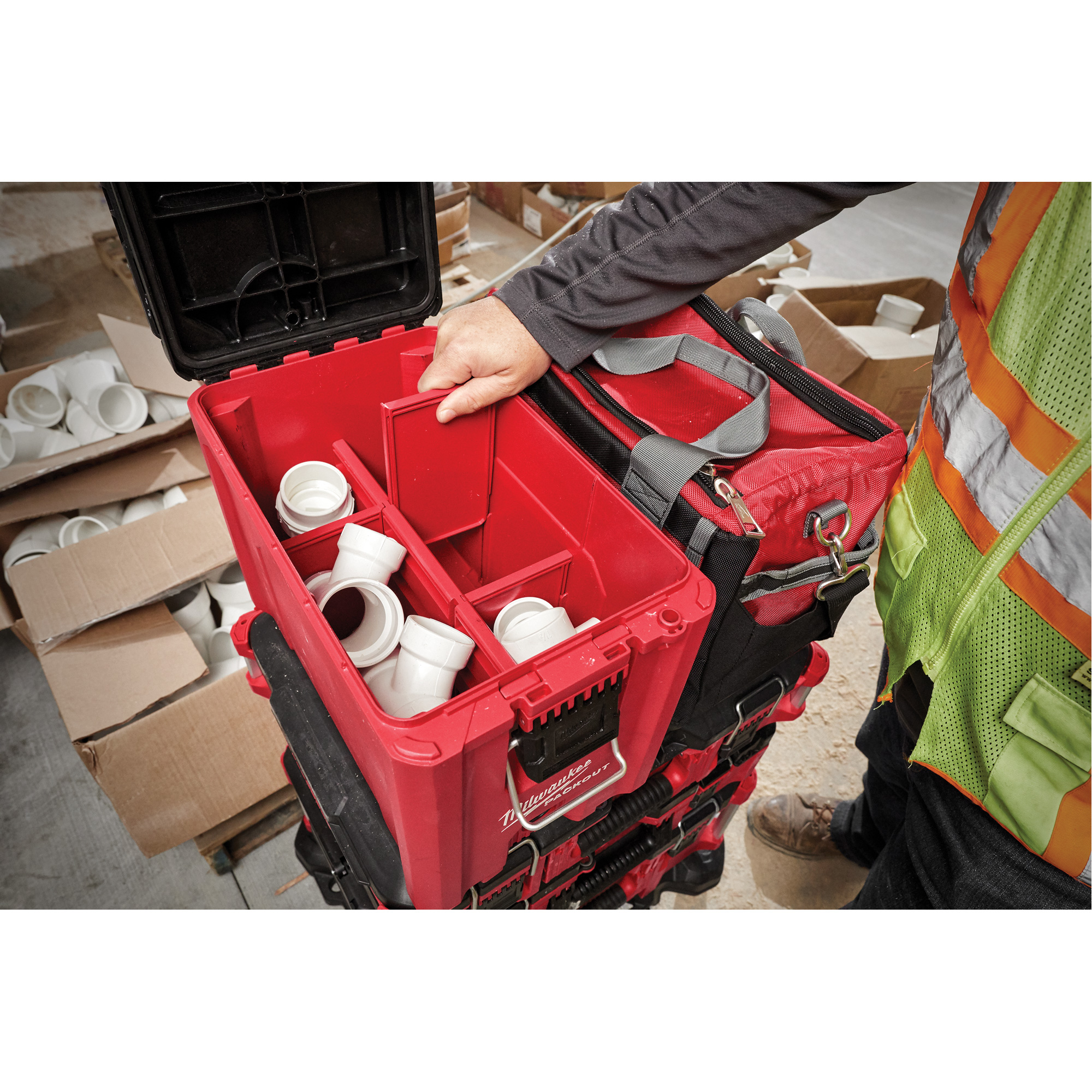 Coffre à outils compact PackoutMC, 10" x 16-1/5" x 13", Noir/Rouge – Image 4