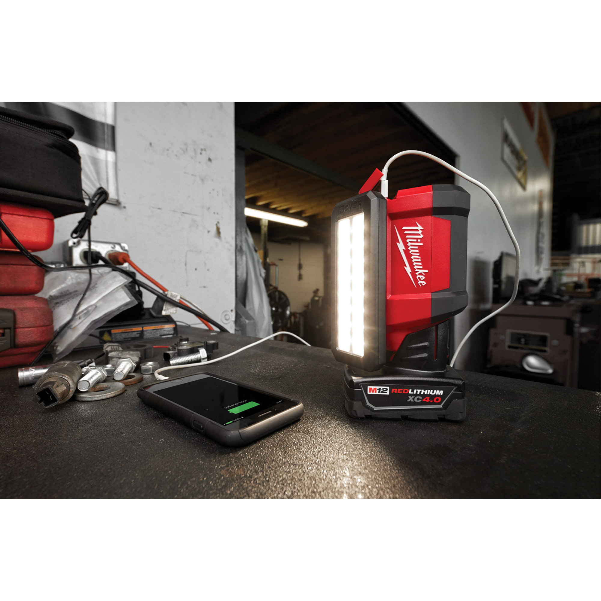 Projecteur à faisceau large pour entretien et réparation avec chargeur USB M12MC RoverMC, DEL, 700 lumens – Image 5