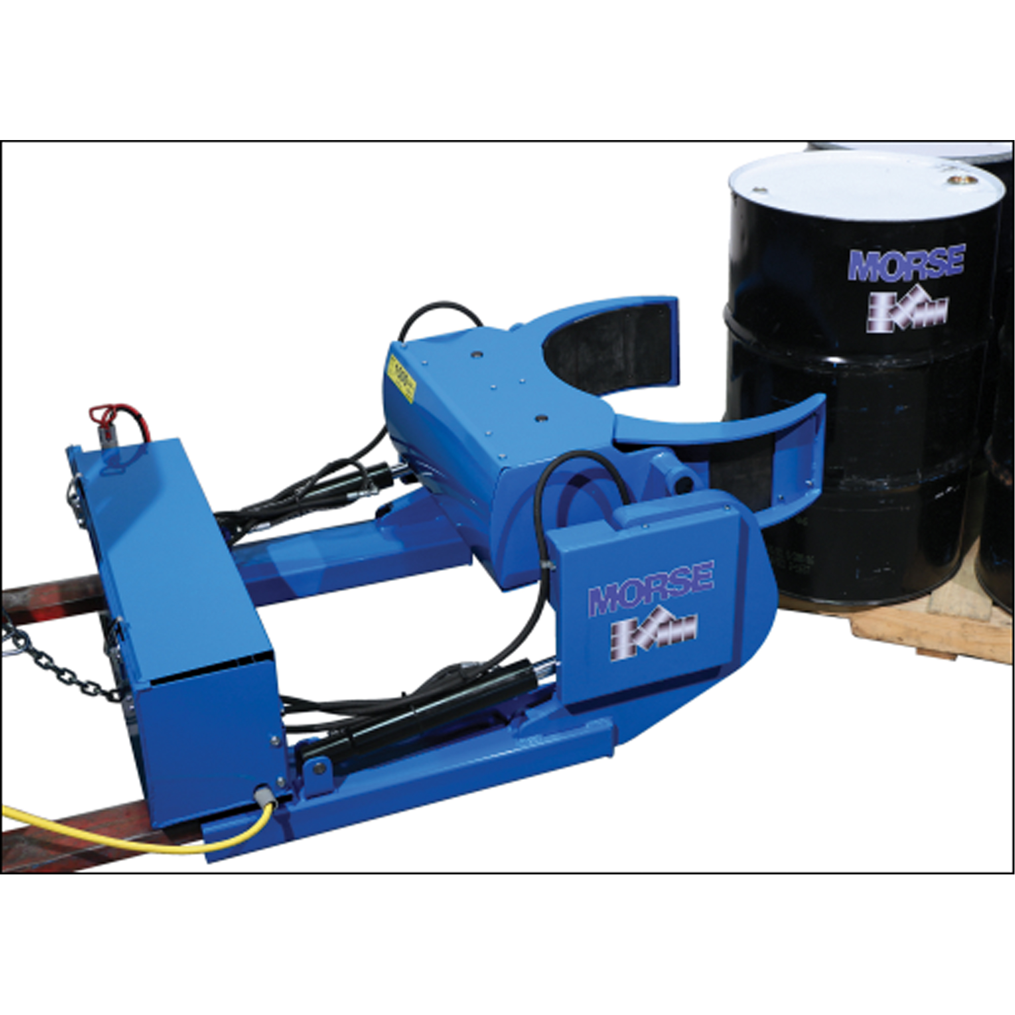 Manipulateur de baril monté sur fourches Grip+Go à prise motorisée, Baril de 15 - 55 gal. US (12,5 - 45 gal. imp.), Capacité 1500 lb/680 kg