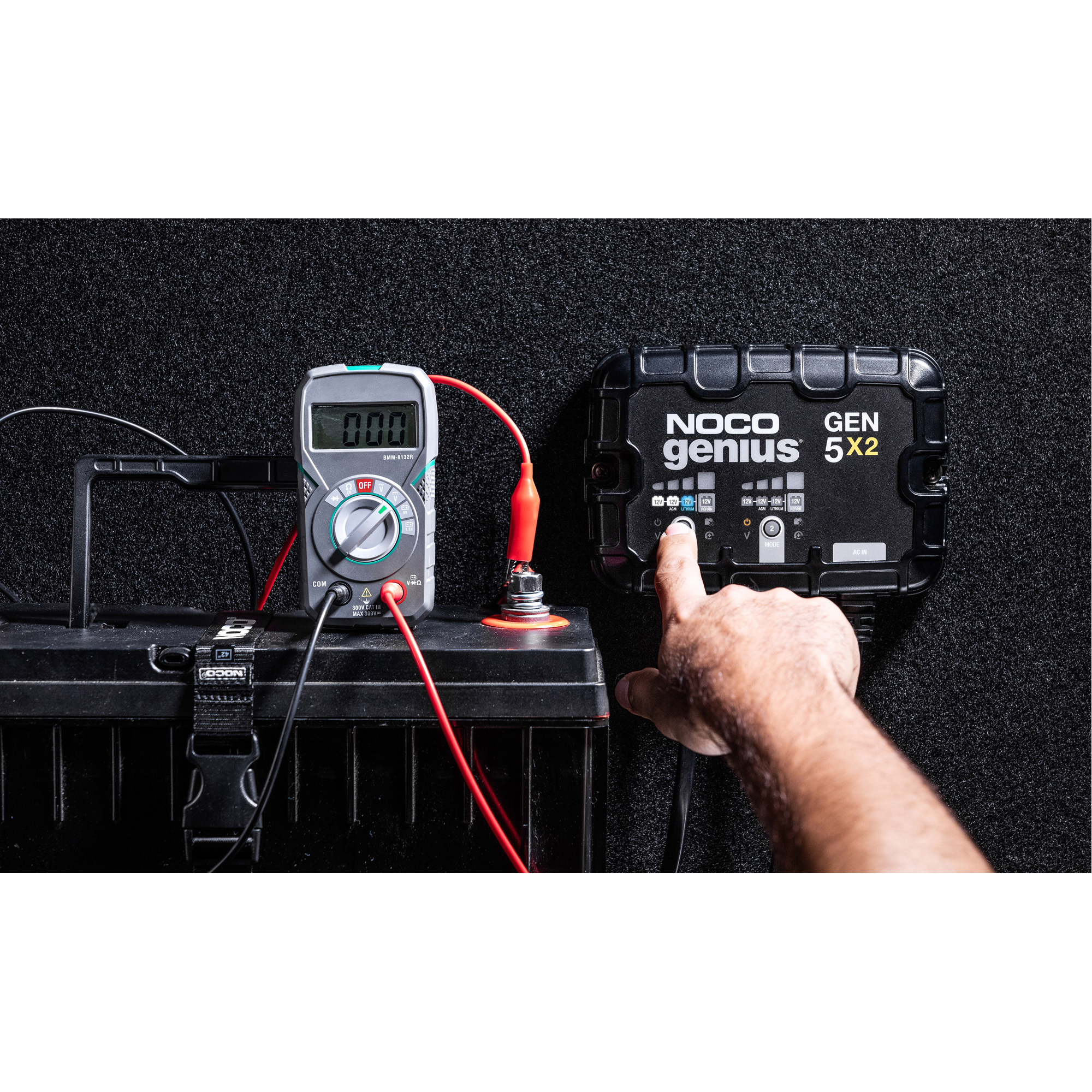 Chargeur de batterie embarqué à 2 sorties de 10 ampères Gen5X2 GeniusMD – Image 3