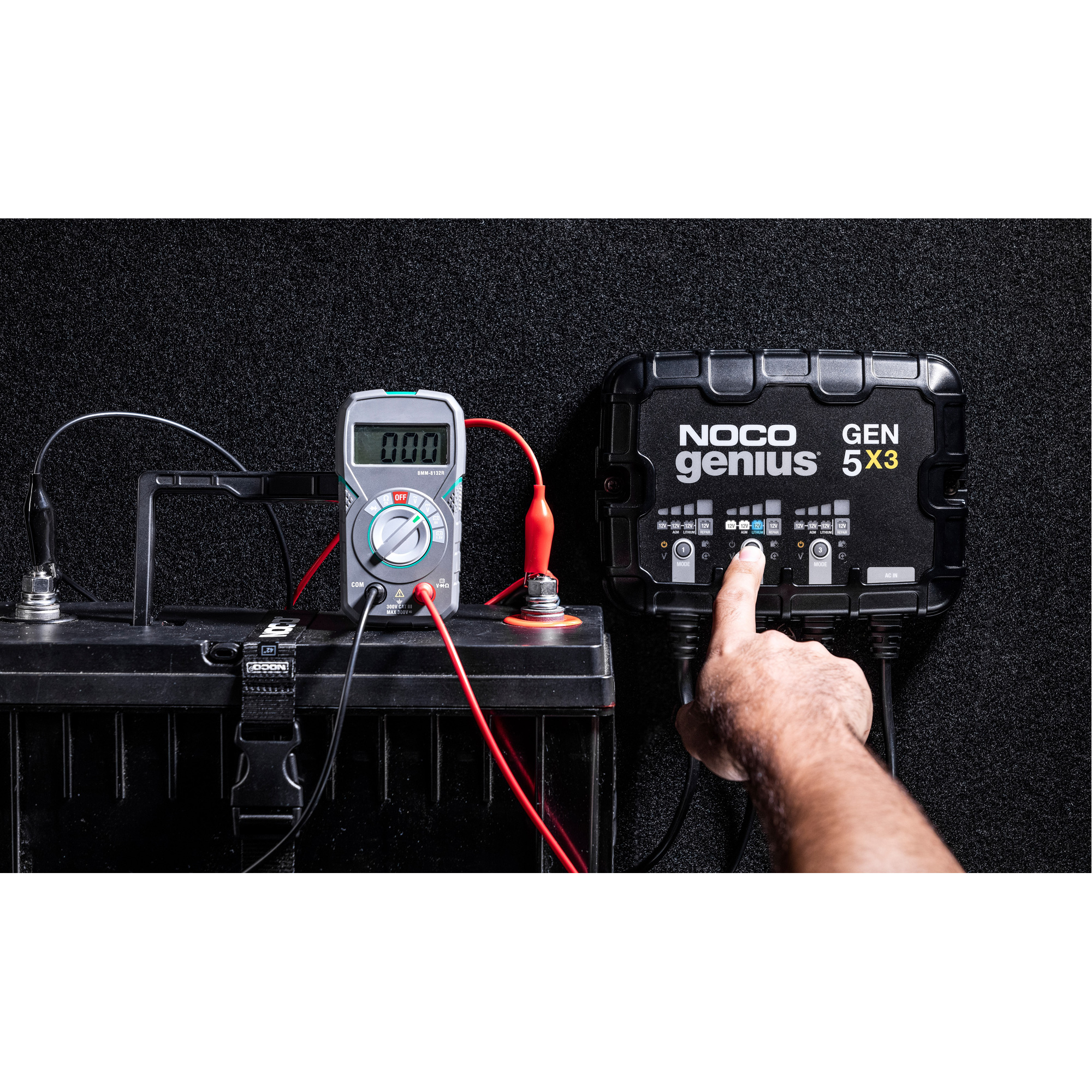 Chargeur de batterie embarqué à 3 sorties de 15 ampères Gen5X3 GeniusMD – Image 3
