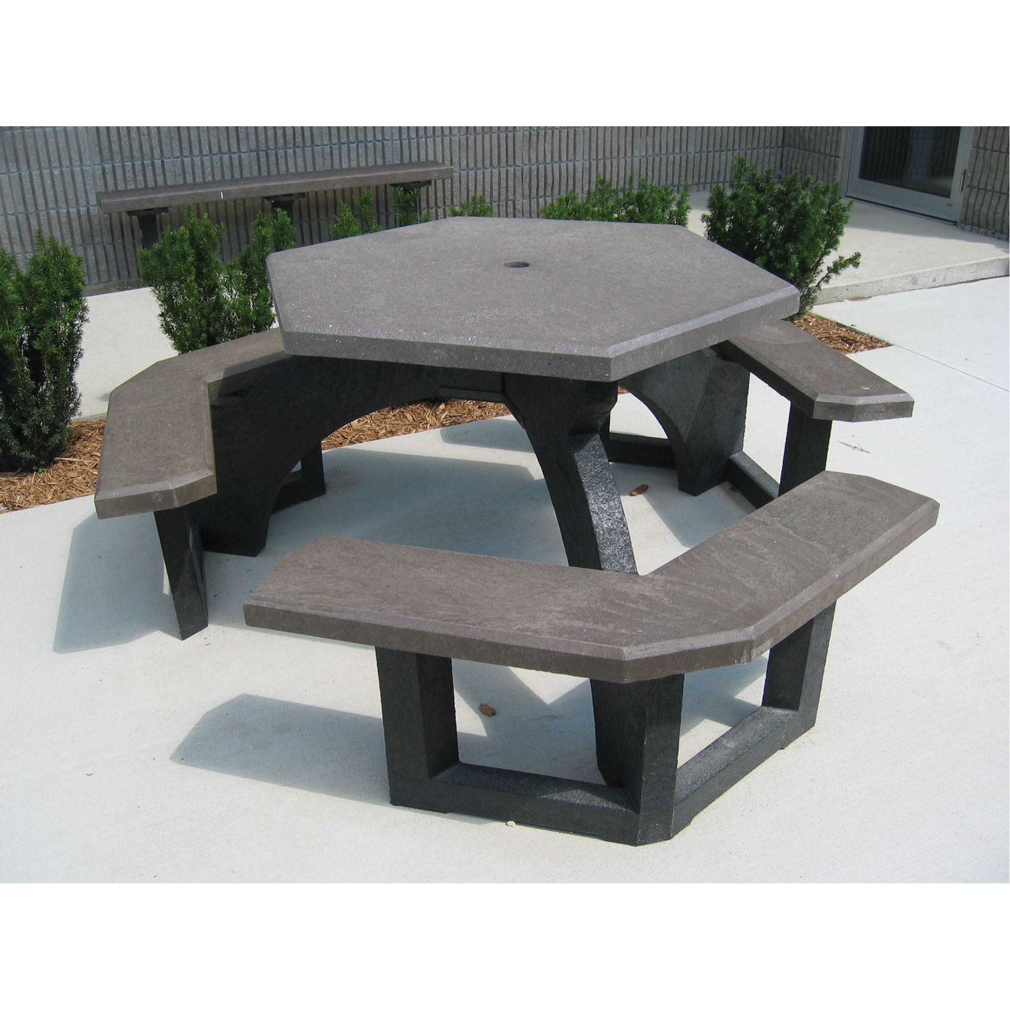 Tables de pique-nique hexagonales en plastique recyclé, 78" lo x 78" la, Brun
