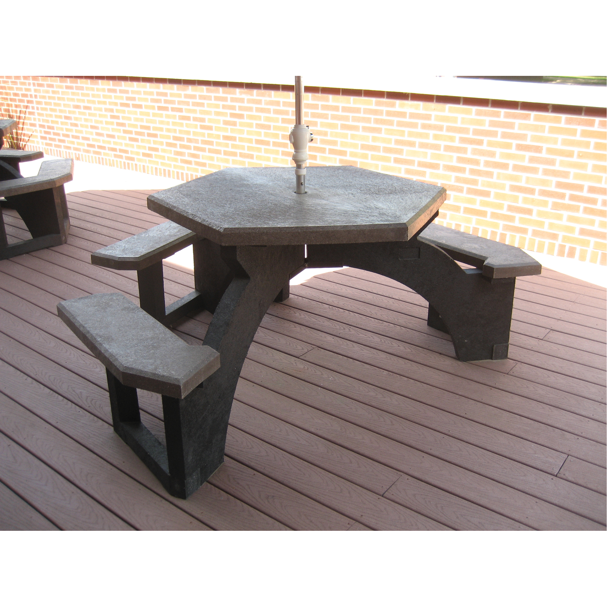 Tables de pique-nique hexagonales en plastique recyclé, 78" lo x 78" la, Brun