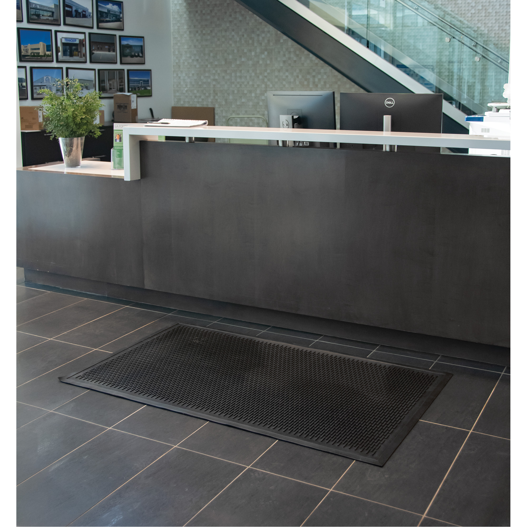 Tapis à profil bas, Caoutchouc, Grattoir Type, Motif Plein, 3' x 5', Noir – Image 2