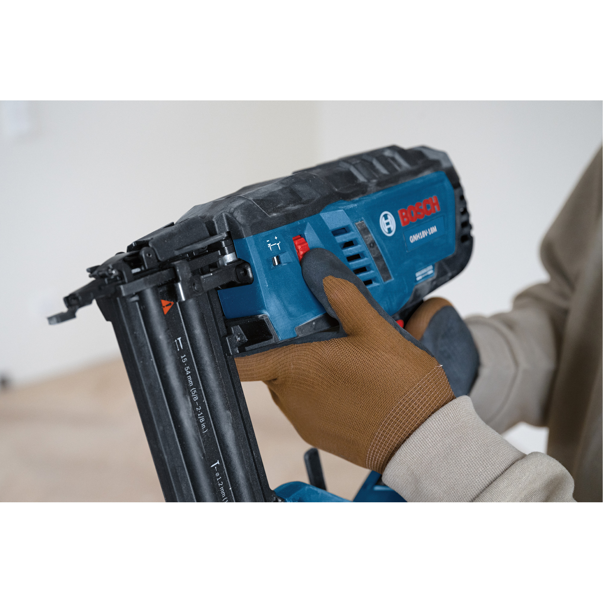 Cloueur pour clous à tête perdue de calibre 18 (outil seul), 18 V, Lithium-ion – Image 4