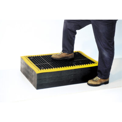 Tapis pour plateforme de travail Add-A-LevelMD, À fentes, 2' x 5-1/2' x 7/8", Noir, Caoutchouc