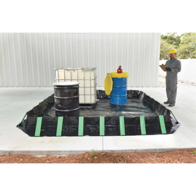 Berme Compact Ultra-Containment BermMD, Capacité 1077 gal. US, 12' la x 12' lo x 12" h, Support à charnière