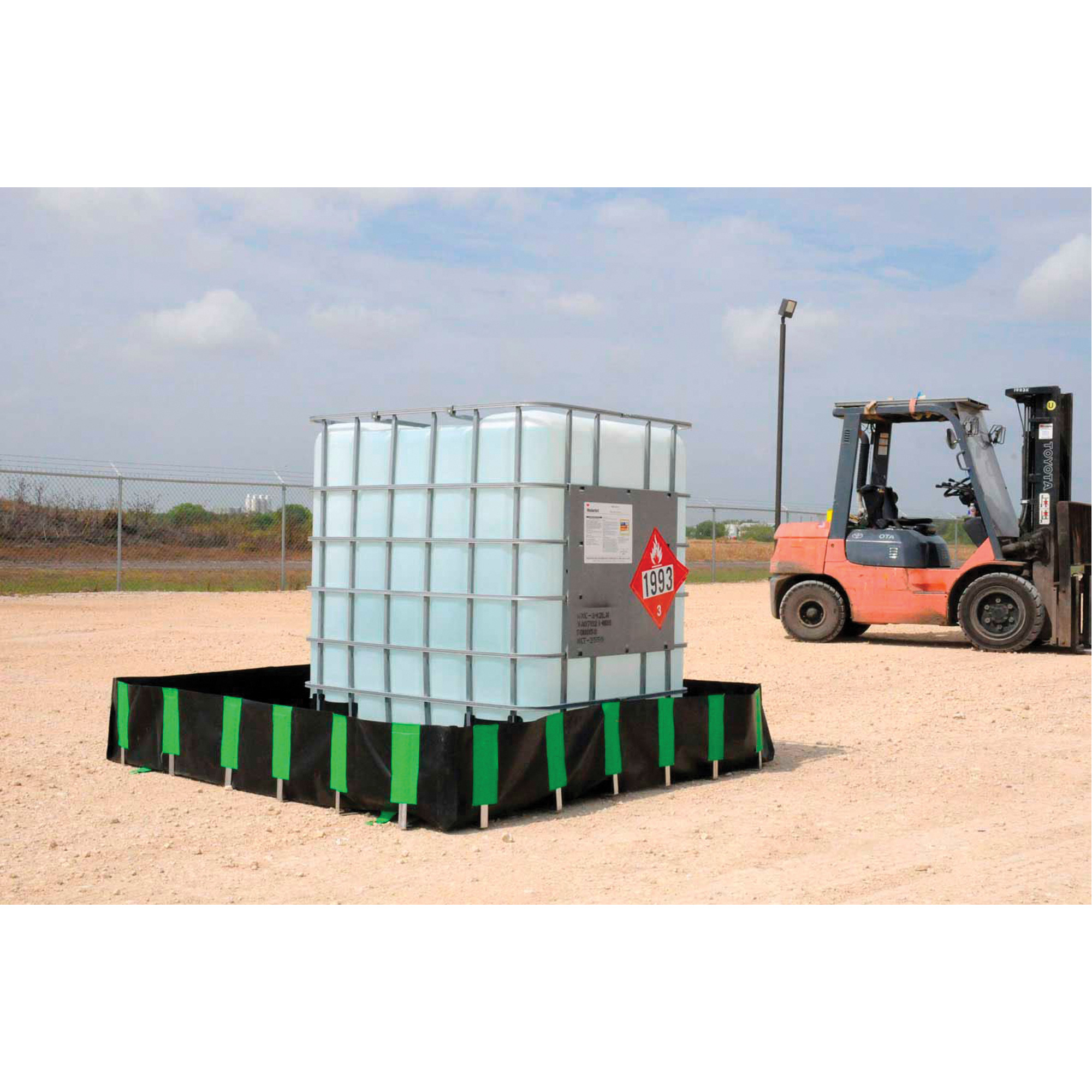 Berme Ultra-Containment BermMD, 6' la x 6' lo x 18" h, Support en L