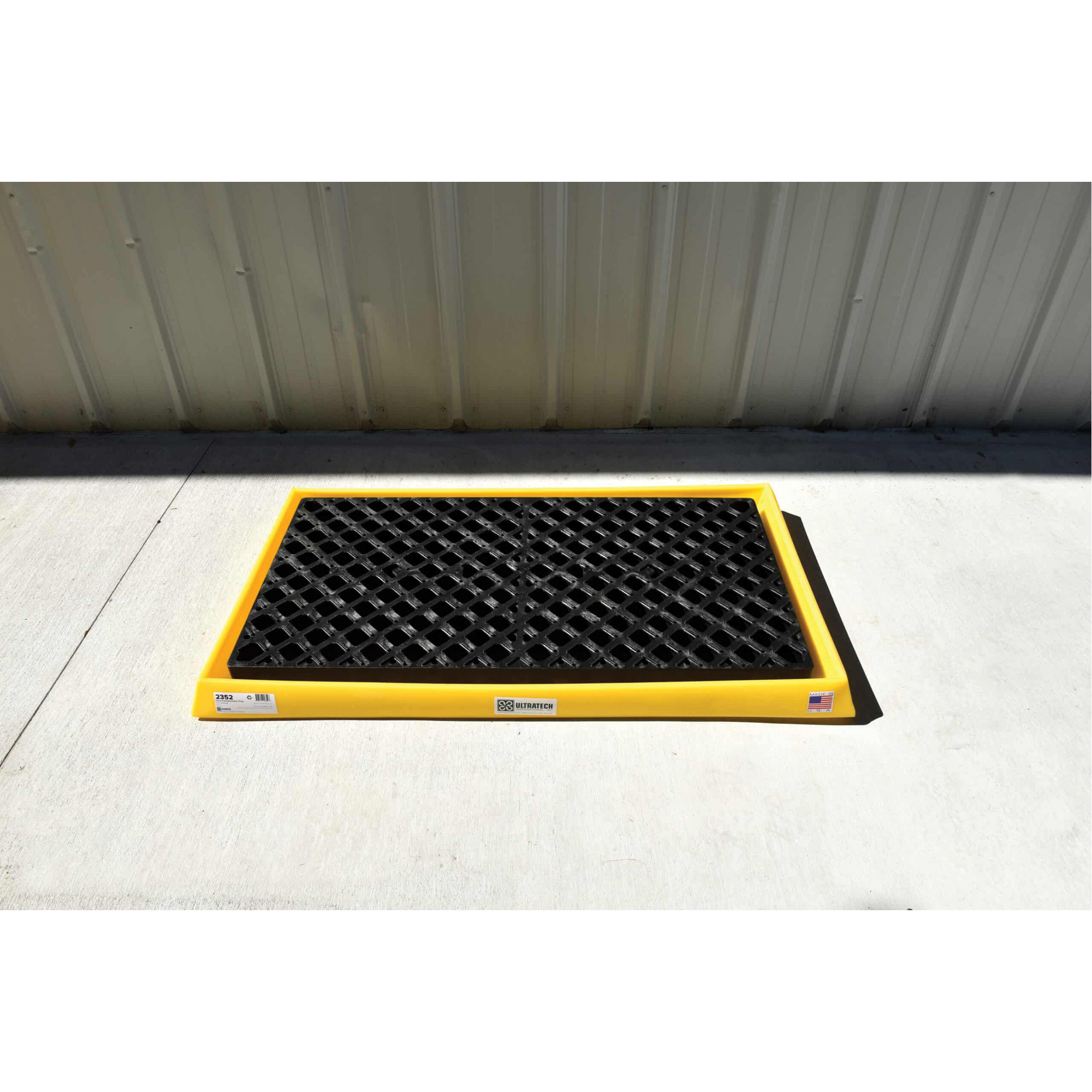 Plateaux Ultra-Containment TrayMD, 54" lo x 29,8" la x 3,5" h, Cap. de déversement 14 gal. US