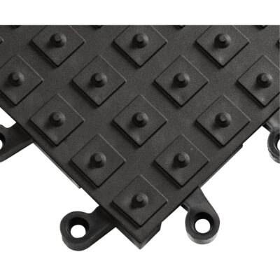 Tapis ErgoDeckMD avec crampons antidérapants intégrés No 552, PVC, 1-1/2' la c, 1-1/2' lo, 7/8" Épaisseur, Noir